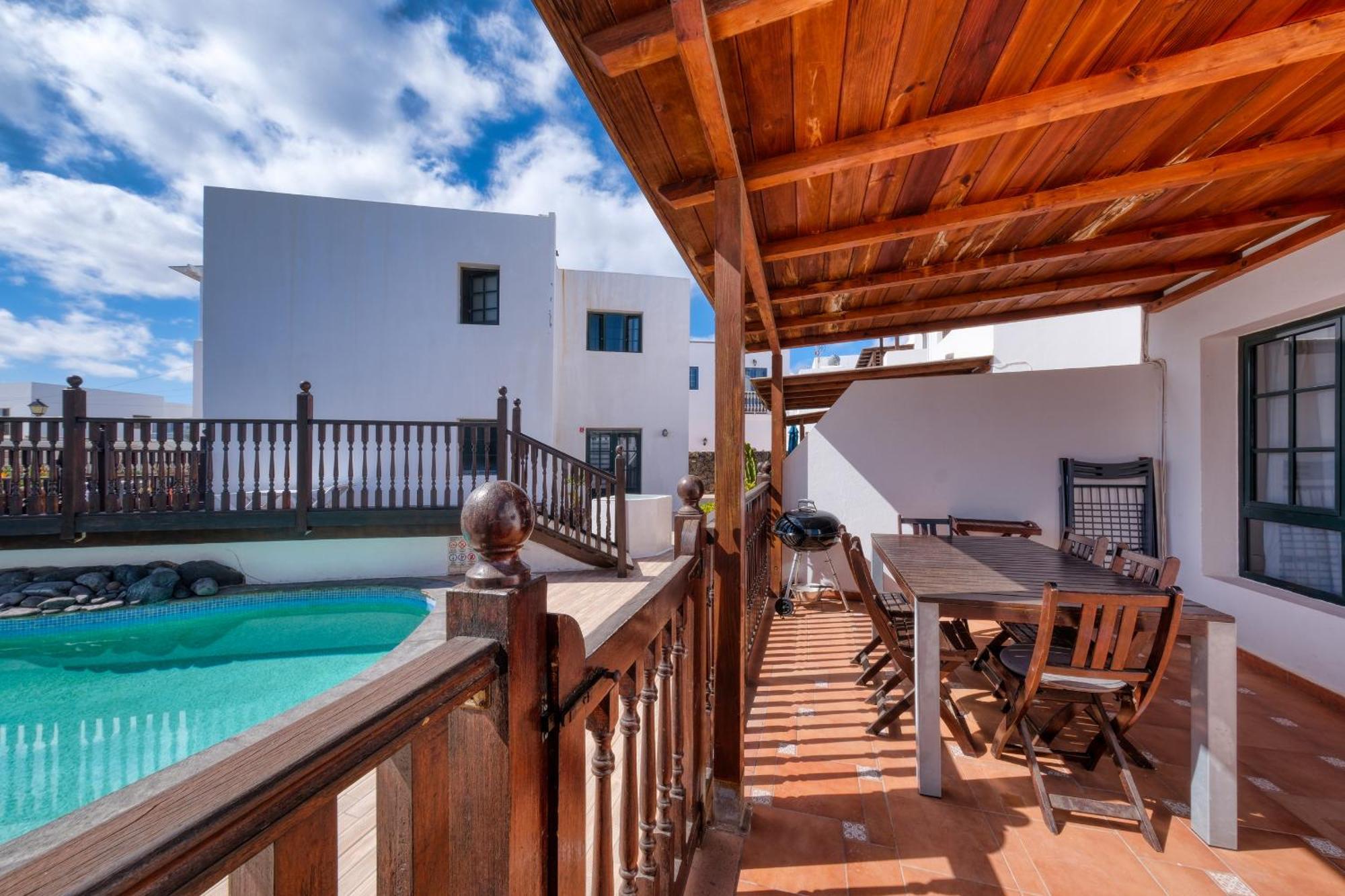 Casa Hibiscus - Shared Pool - Close To Seafront Promenade Punta Mujeres Екстер'єр фото